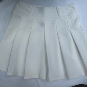 SHEIN White Pleated Skirt ~ Size 6